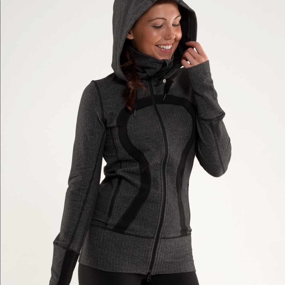 Lululemon Stride Jacket *Soft Mini Check Sz 4
Black Heathered Coal Mini Check